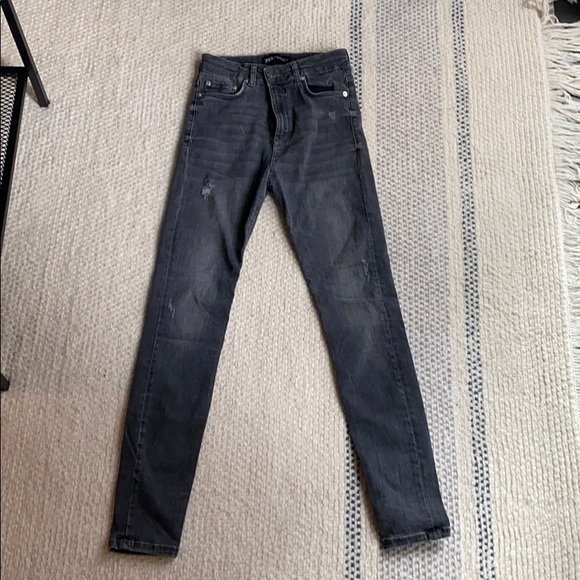 Zara High-Rise Distressed Skinny Jeans - Picture 5 of 5